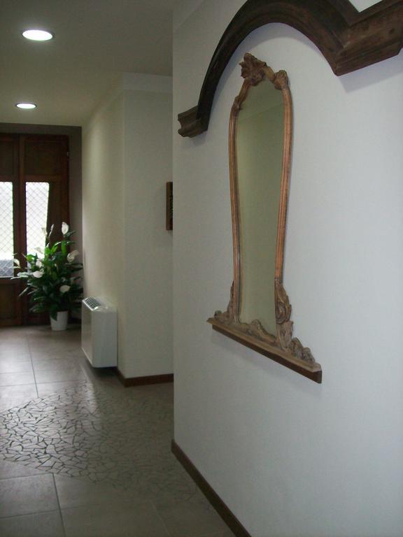 La Bottega Del Falegname Vanzaghello Ngoại thất bức ảnh